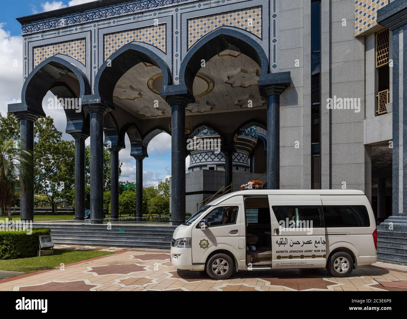 A Hearse Malay Kereta Jenazah At The Backside Entrance Ofjame Asr Hassanil Bolkiah Mosque In Brunei Darussalam Stock Photo Alamy