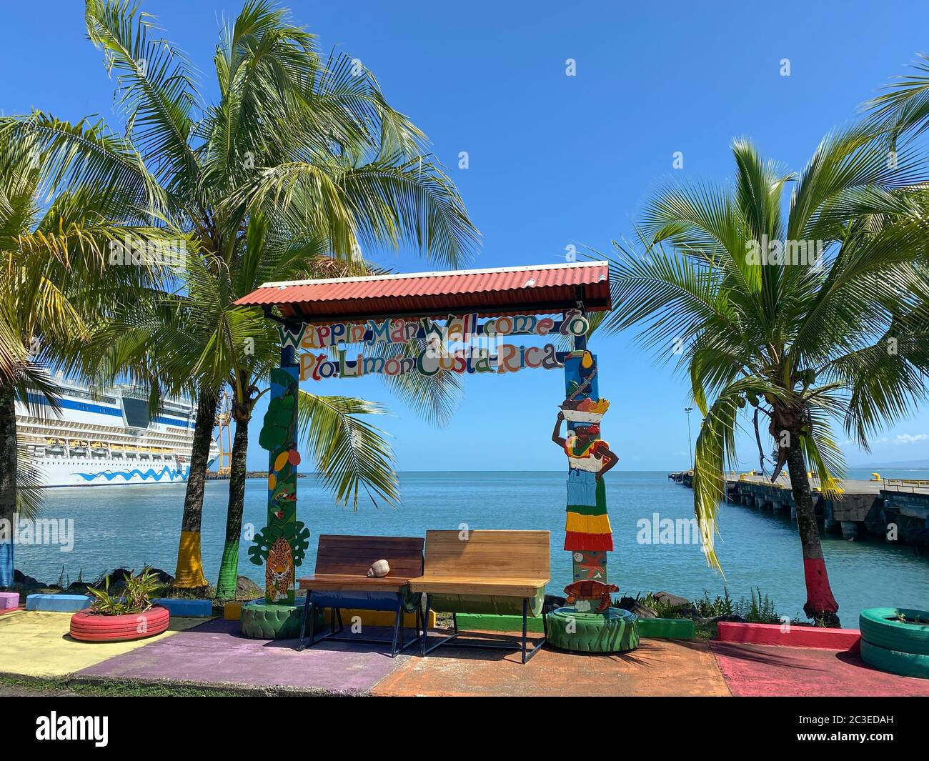 Costa rica cruise ship hi-res stock photography and images - Alamy