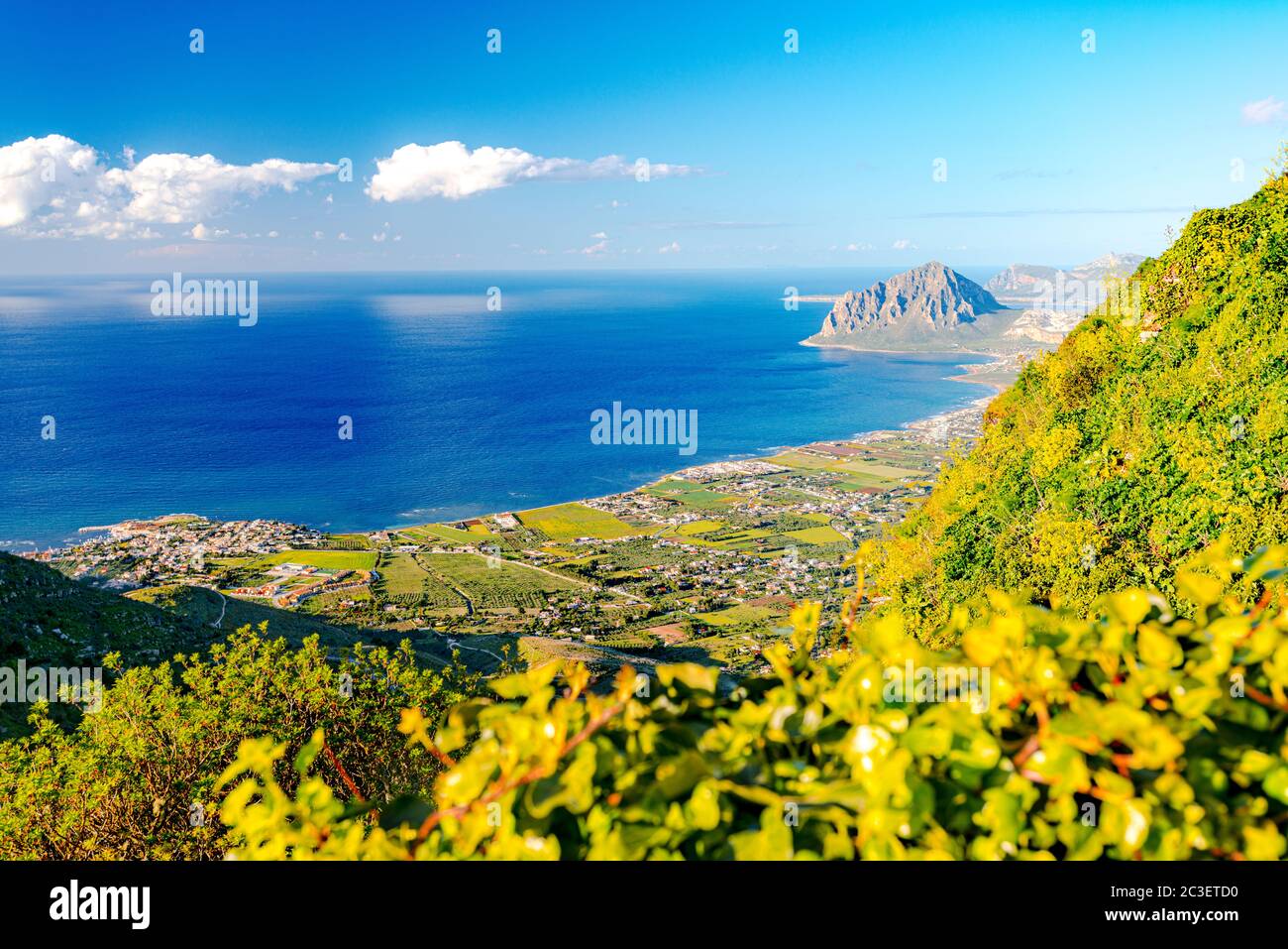 Picturesque green valley Stock Photo Alamy