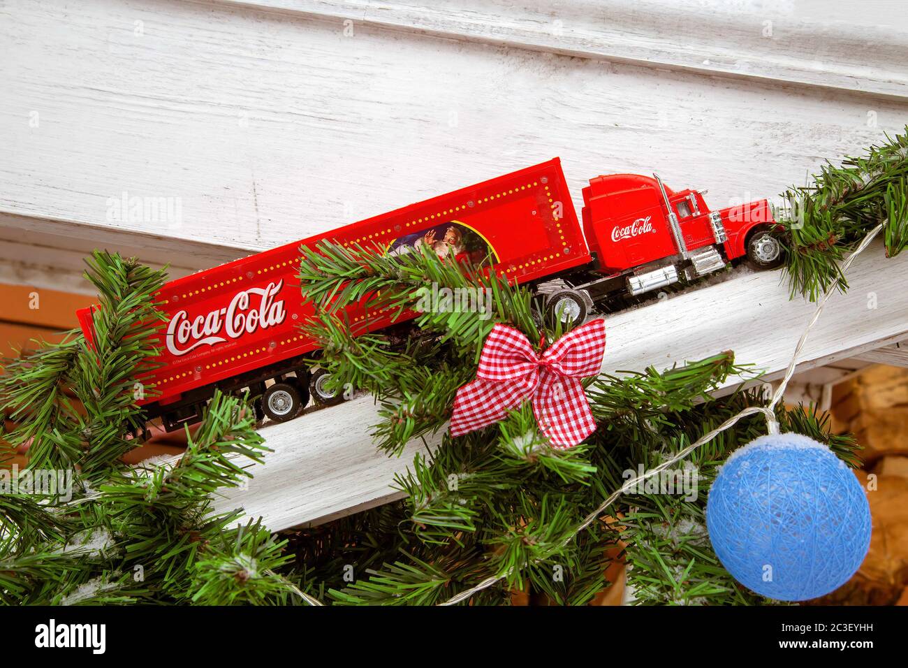 Coca cola christmas truck toy with lights sales