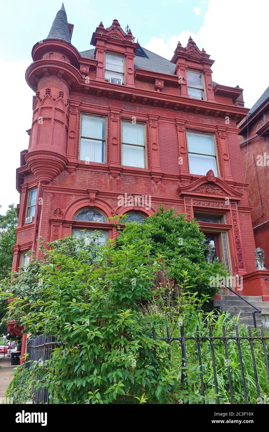 LOUISVILLE, KY 30 MAY 2020 View of old houses in Historic Old