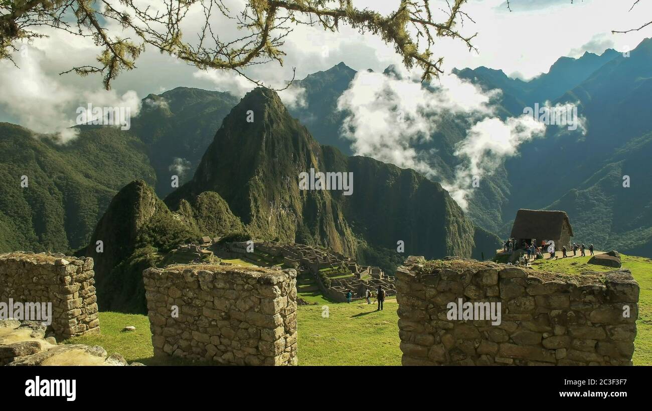 machu picchu ruins and a stone wall Stock Photo - Alamy