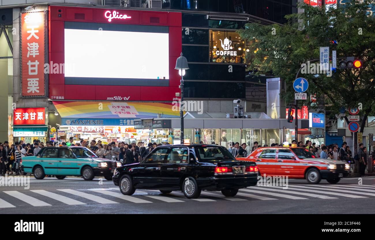 Traffic transportation taxi japan tokyo hi-res stock photography and ...