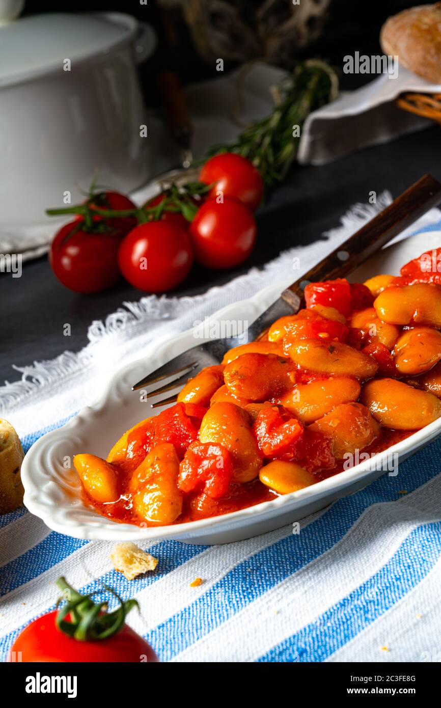 Gigantes Plaki - Baked beans in tomato sauce Stock Photo