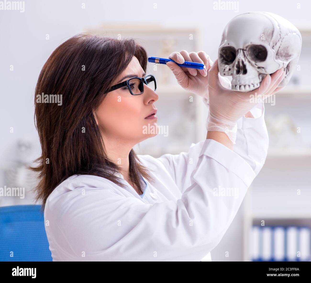 Skeleton lab hi-res stock photography and images - Alamy