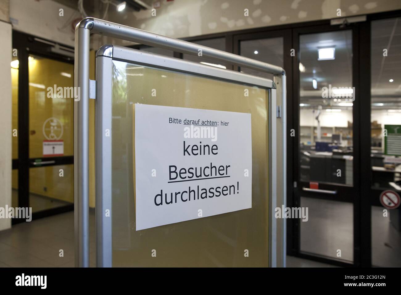 Sign No visitors let through in the district house, Coronavirus, April 2020, Siegburg, Germany Stock Photo