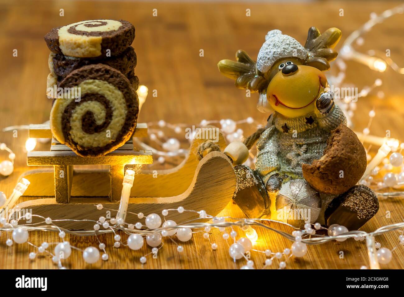 Outrageous hat hi-res stock photography and images - Alamy
