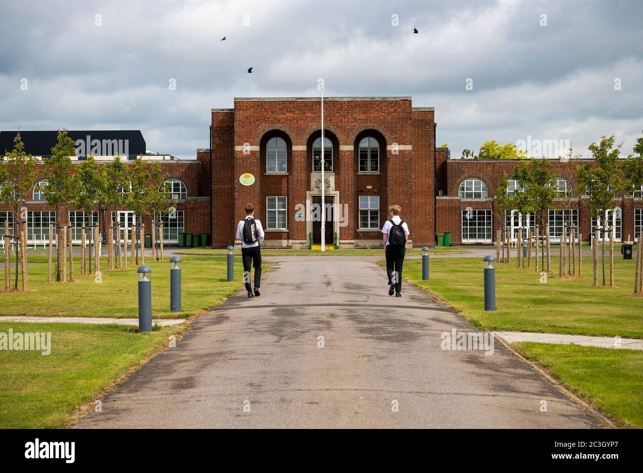 Essex, UK. 19th June 2020. Pupils return to secondary school in Southend, Essex, with strict social distancing and staggered entry times in place in an attempt to halt the spread of the coronavirus. Credit: Ricci Fothergill/Alamy Live News Stock Photo