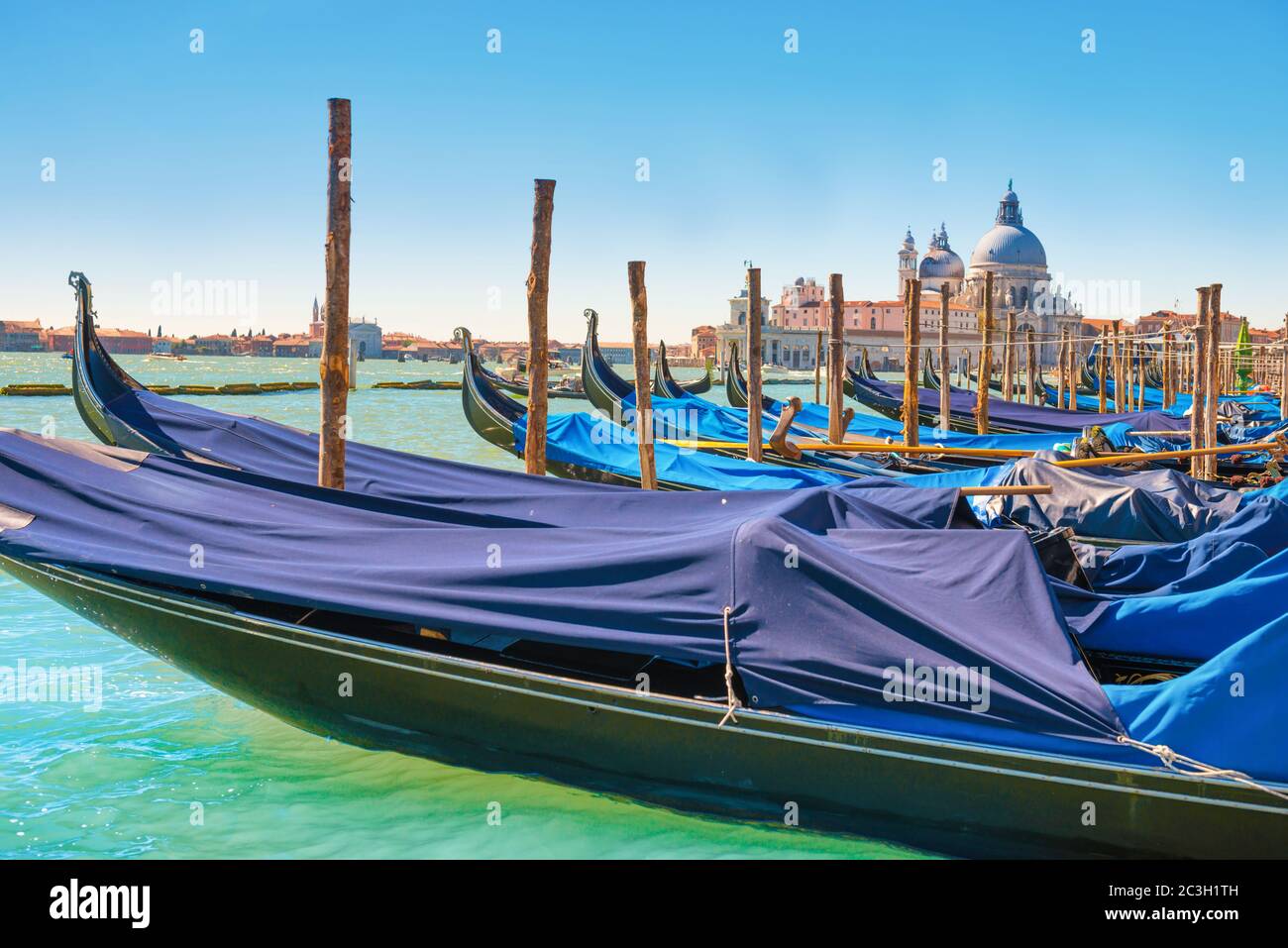 Gondola front hi-res stock photography and images - Alamy