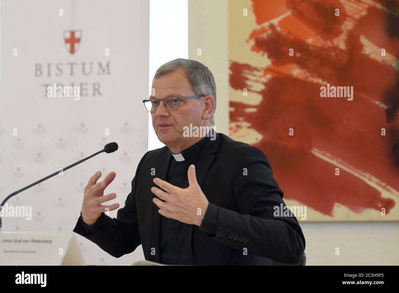 Trier, Germany. 20th June, 2020. Ulrich Graf Plettenberg (Vicar General Diocese of Trier) informs in a press conference about the future of the planned parish reform. (to dpa Planned 35 large parishes in the diocese of Trier are off the table) Credit: Harald Tittel/dpa/Alamy Live News Stock Photo