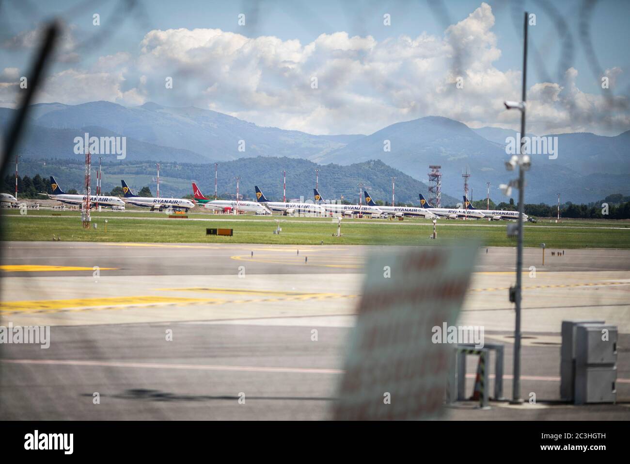 Bergamo airport hi-res stock photography and images - Page 6 - Alamy