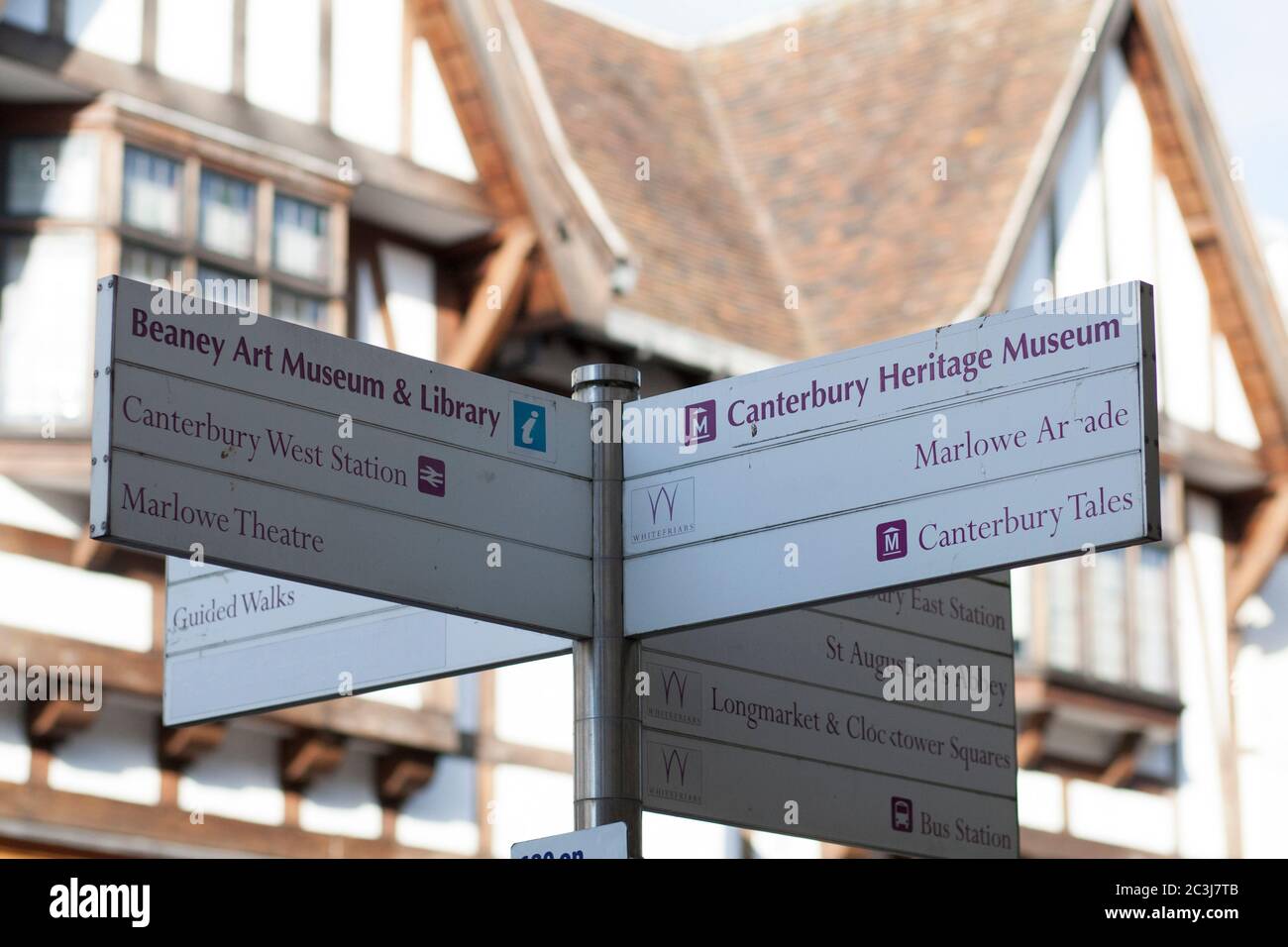 Street sign, High Street in Canterbury, Kent Stock Photo - Alamy