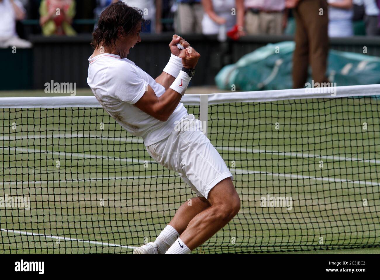 Rafael Nadal celebrating after defeating Tomas Berdych, to win the 2010  Men's singles final at Wimbledon Stock Photo - Alamy
