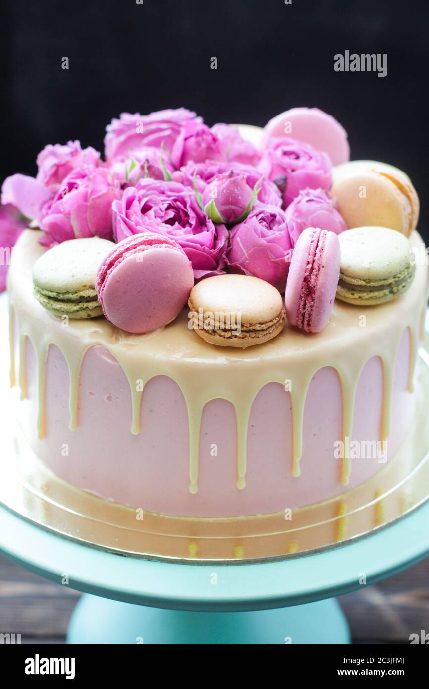 Chocolate & Pink Drip Cake – Miss Cake