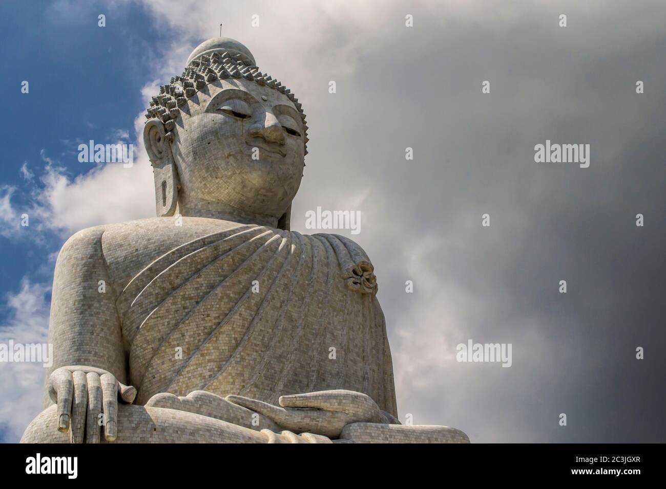 Great buddha phuket statue temple hi-res stock photography and images ...