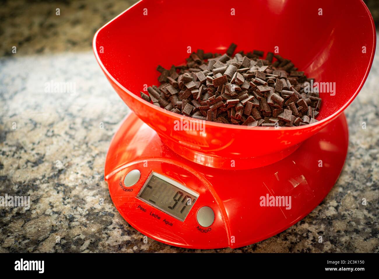 Kitchen digital scale with flour on the top - Preparation for bakery baking  concept Stock Photo - Alamy