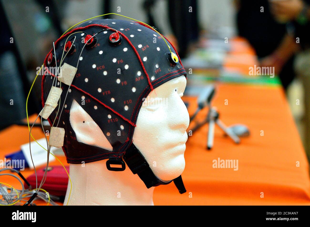 Electrodes head hires stock photography and images Alamy