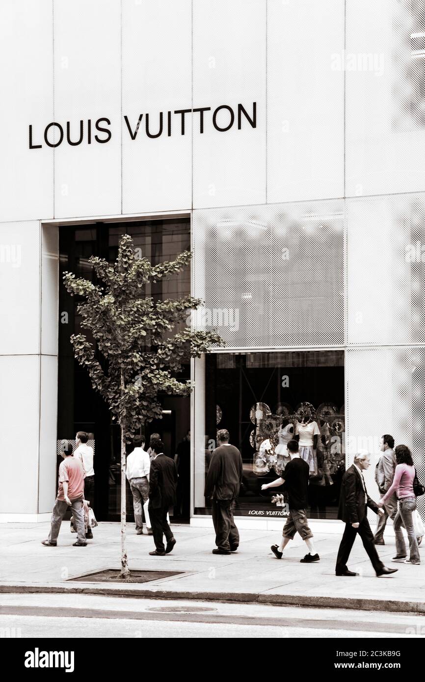 Usa, New York City, Louis Vitton fashion shop on Fifth Avenue Stock Photo -  Alamy