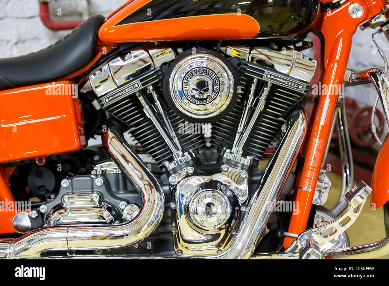 Moscow. November 2018. Orange Harley Davidson stands in the garage..twin cam  screamin eagle 110 engine Stock Photo - Alamy