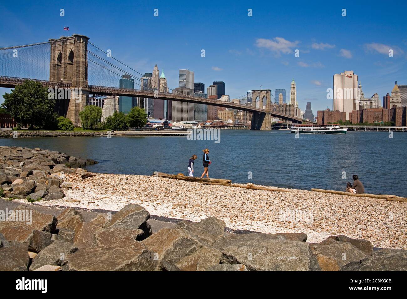 Dumbo brooklyn heights hi-res stock photography and images - Alamy