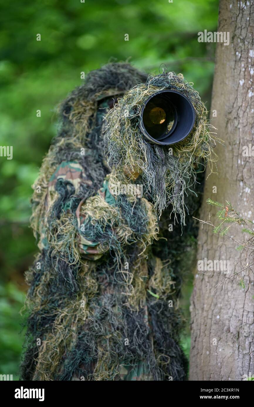 Ghillie Suit, Kids Adult 3D Leafy Hooded Camouflage Clothing, Hunting Suit  for Outdoor Woodland, Sniper Costume Camo Outfit for Jungle Hunting,  Military Game, Wildlife Photography, Halloween : Amazon.in: Clothing &  Accessories