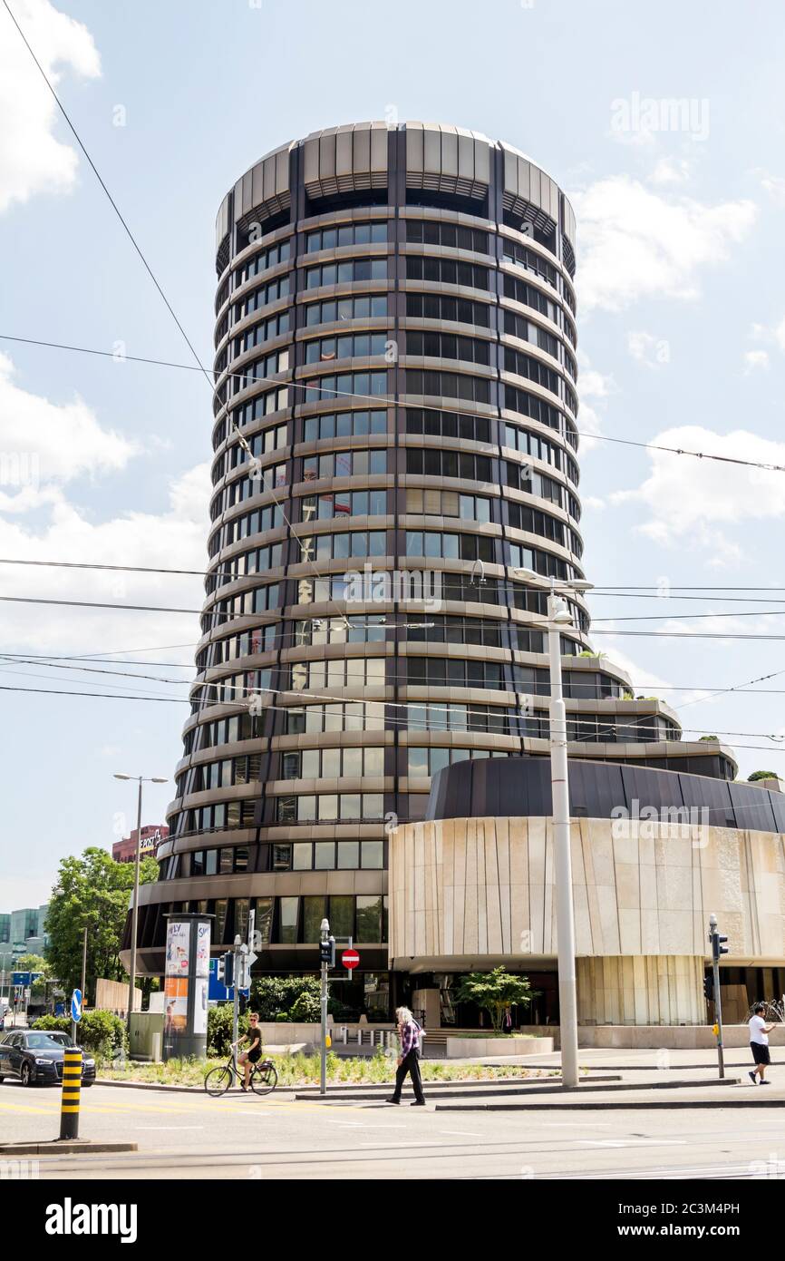 Analysis Report: BIS Warning on Investor Exposure to Potential U.S. Dollar Losses