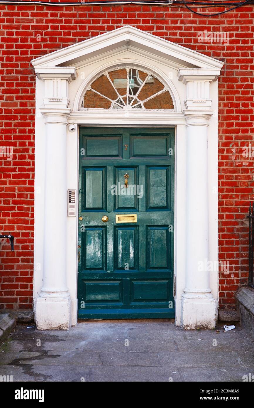 A green door in Dublin, Ireland. Arched door house front in Dublin Stock Photo Alamy