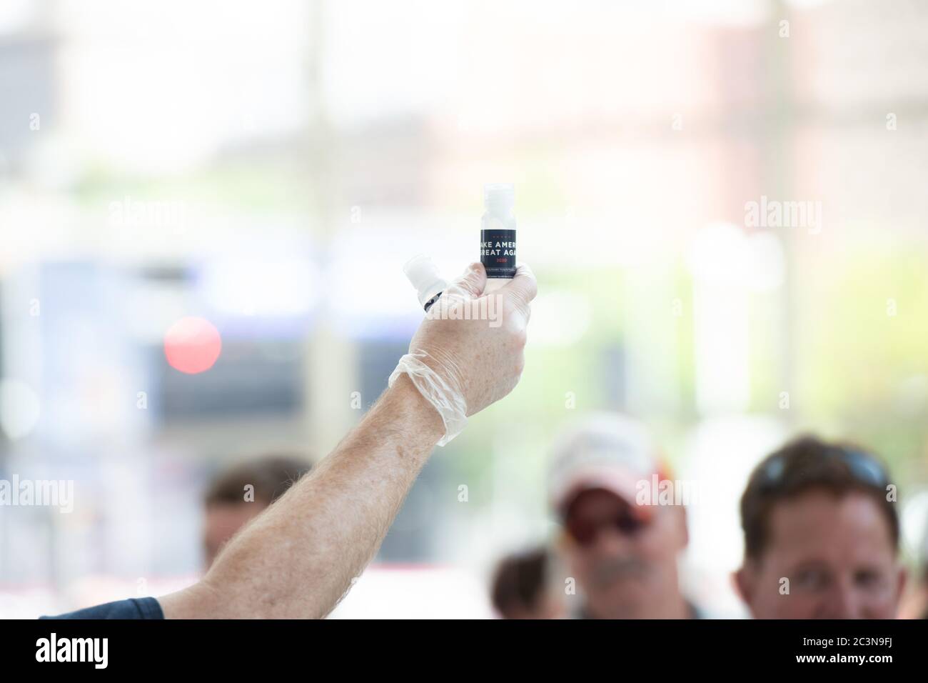 Joe biden campaign staff 2020 hi-res stock photography and images - Alamy