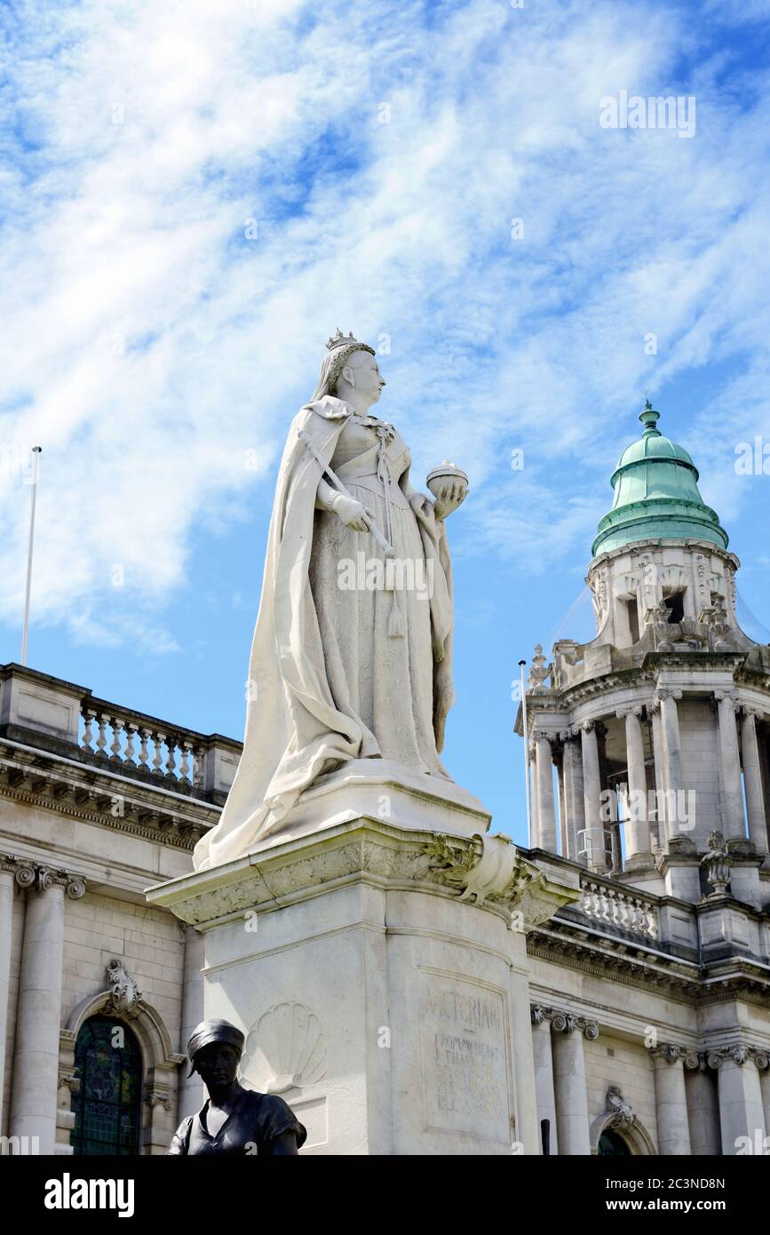 Outside belfast city hall hires stock photography and images Alamy