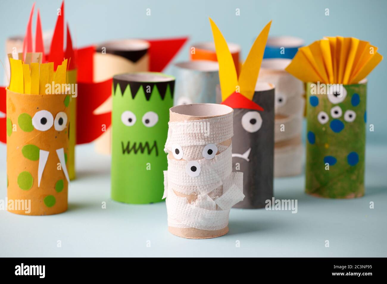 Paper roll craft hi-res stock photography and images - Alamy