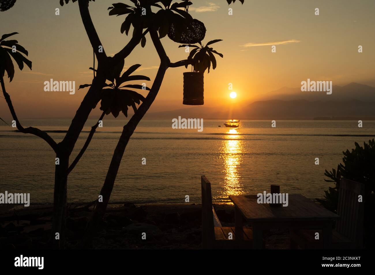 Outdoor Cafe On The Beach Stock Photo Alamy outdoor-cafe-on-the-beach-stock-photo-alamy