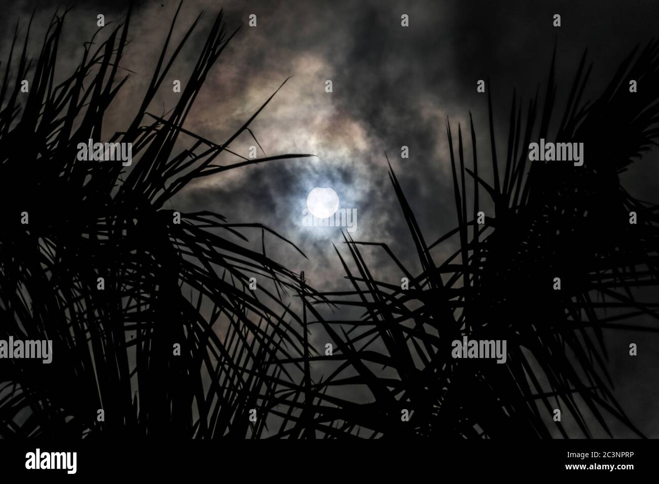 Dhaka Dhaka Bangladesh 21st June 2020 A Bit Of Solar Eclipse Were Seen From Dhaka City Today Credit Md Rakibul Hasan Zuma Wire Alamy Live News Stock Photo Alamy