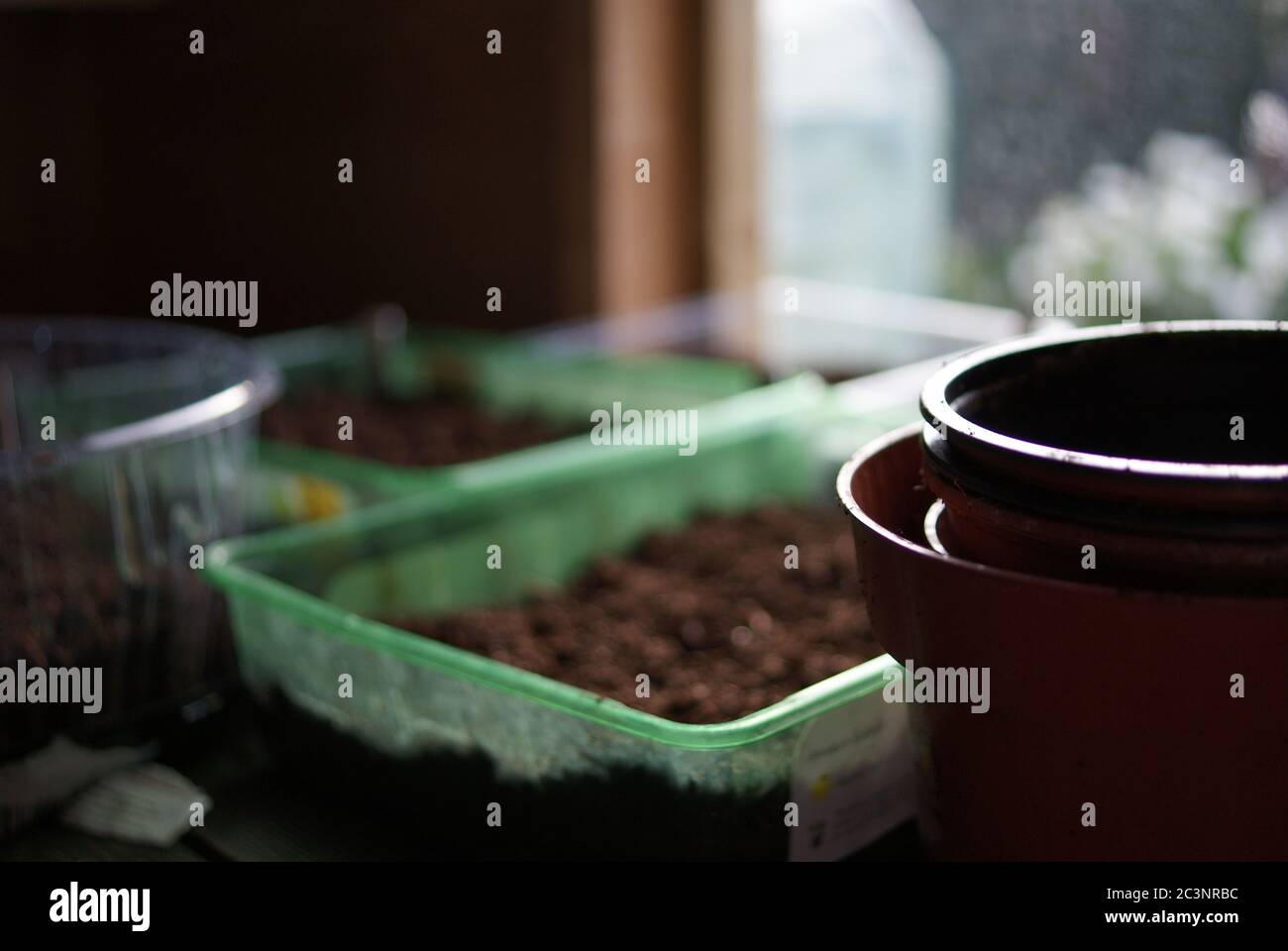 Potting bench hires stock photography and images Alamy