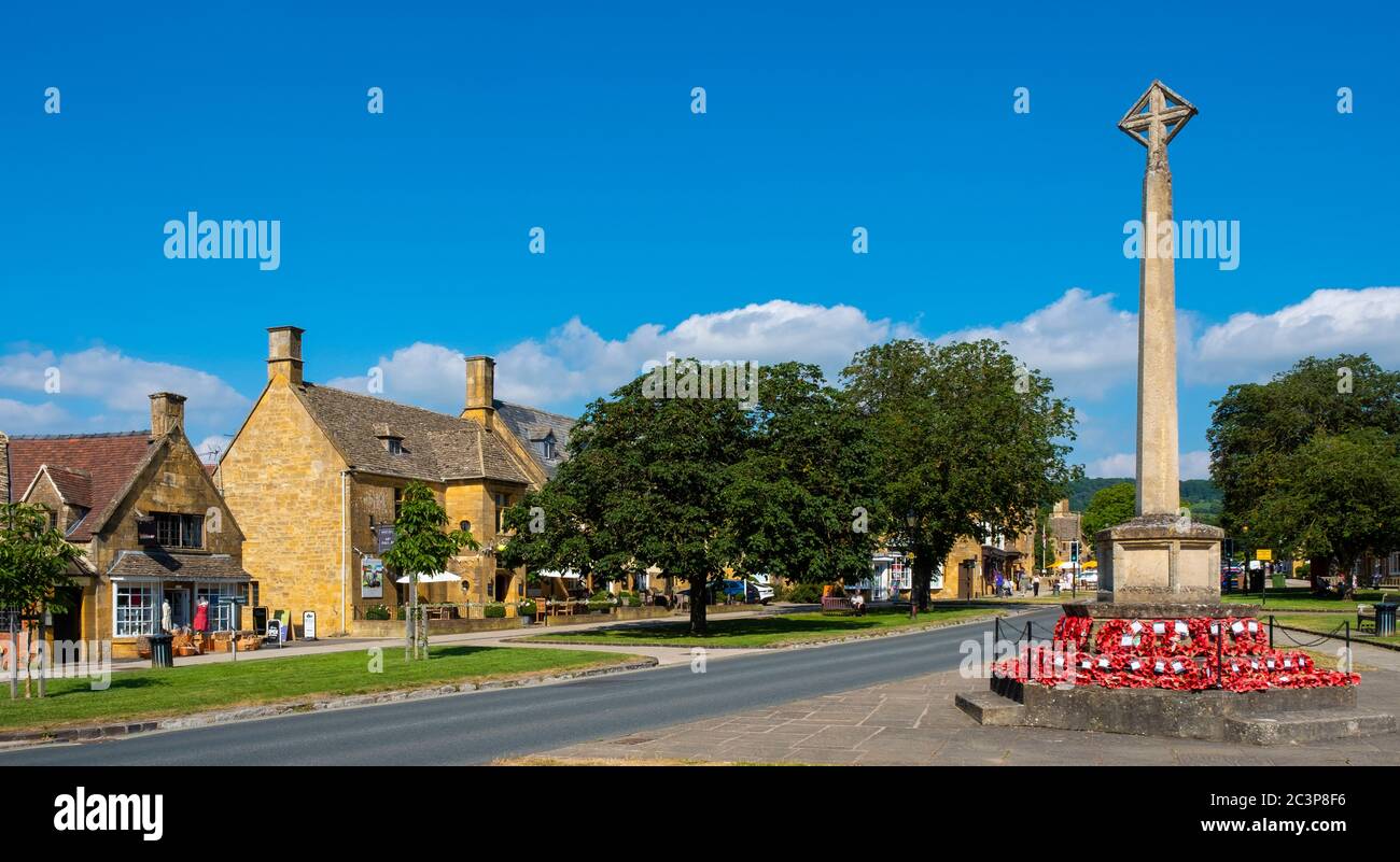 The Cotswold village of Broadway in Worcestershire. Stock Photo