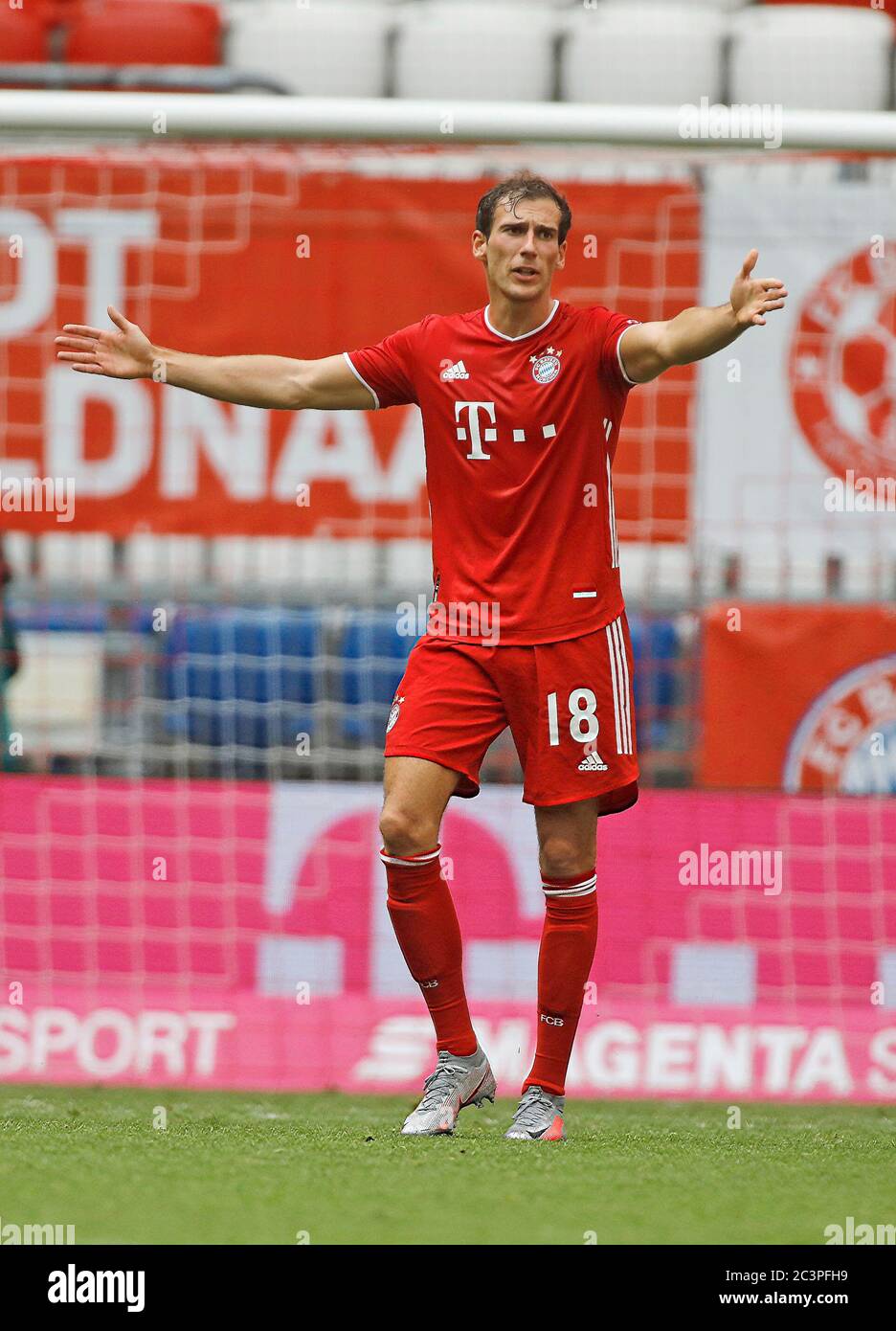 Munich, Germany, 20th June 2020,  Leon GORETZKA, FCB 18 whole figure, action, single image, single action,  at the 1.Bundesliga match  FC BAYERN MUENCHEN - SC FREIBURG in season 2019/2020 am matchday 33. FCB Foto: © Peter Schatz / Alamy Live News / Hans Rauchensteiner/Pool   - DFL REGULATIONS PROHIBIT ANY USE OF PHOTOGRAPHS as IMAGE SEQUENCES and/or QUASI-VIDEO -   National and international News-Agencies OUT  Editorial Use ONLY Stock Photo