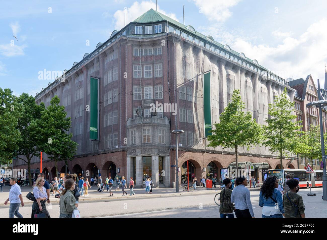 Galeria Kaufhof Hamburg Monckebergstrasse 06 Stock Photo Alamy