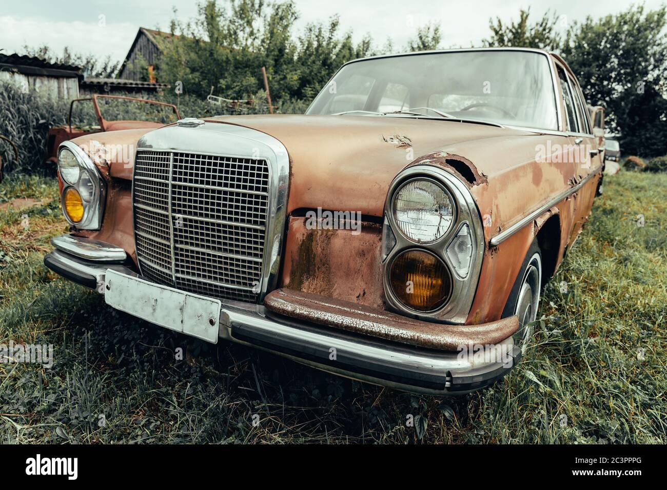 Old car peeling paint hires stock photography and images Alamy