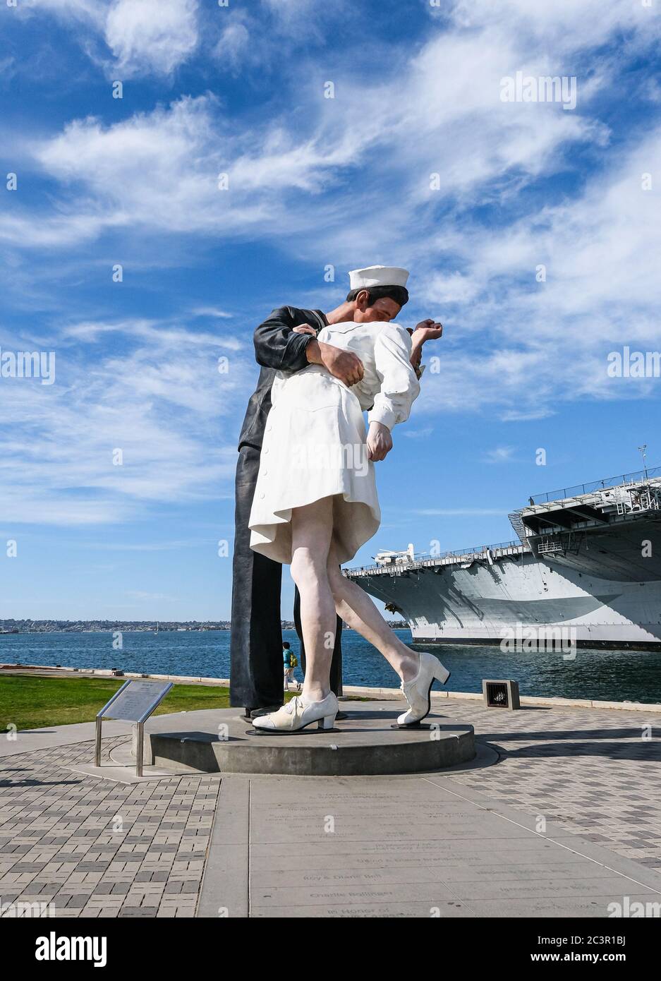 Unconditional Surrender Statue Stock Photo Alamy