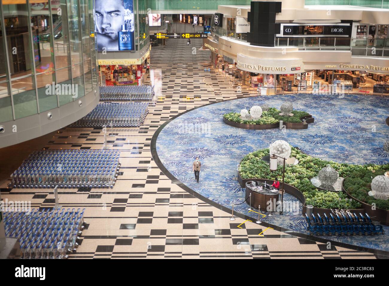 The island nation of Indonesia opens up to tourism after long Covid-19  lockdowns. Louis Vuitton store at Changi Airport. 5/2022 Changi Airport,  Singapore. (Photo by Ted Soqui/SIPA Stock Photo - Alamy