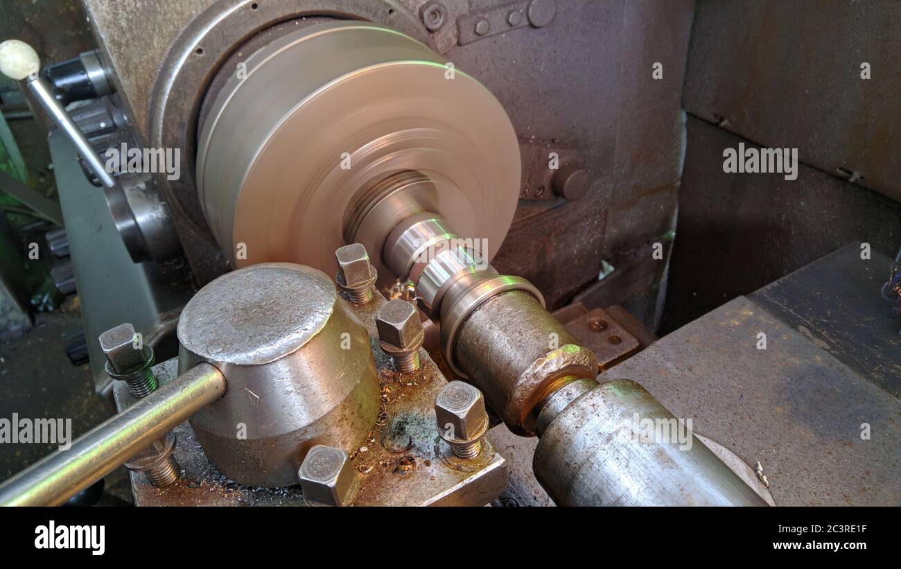 Using a metal processing lathe knife on a lathe, Turning knives Turning
