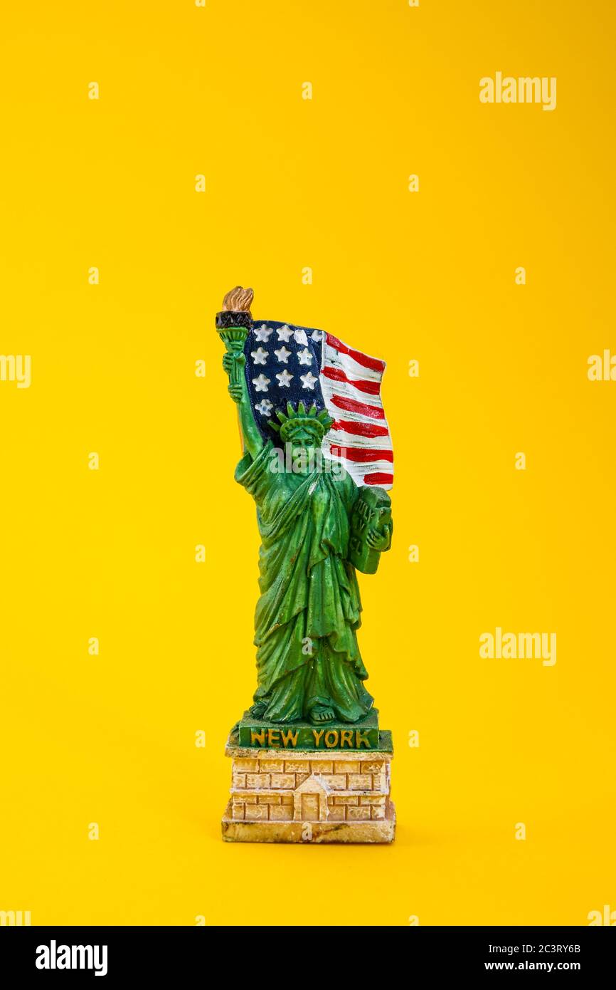 New York New York Hotel Casino Las Vegas Statue of Liberty Bottle Opener Magnet 