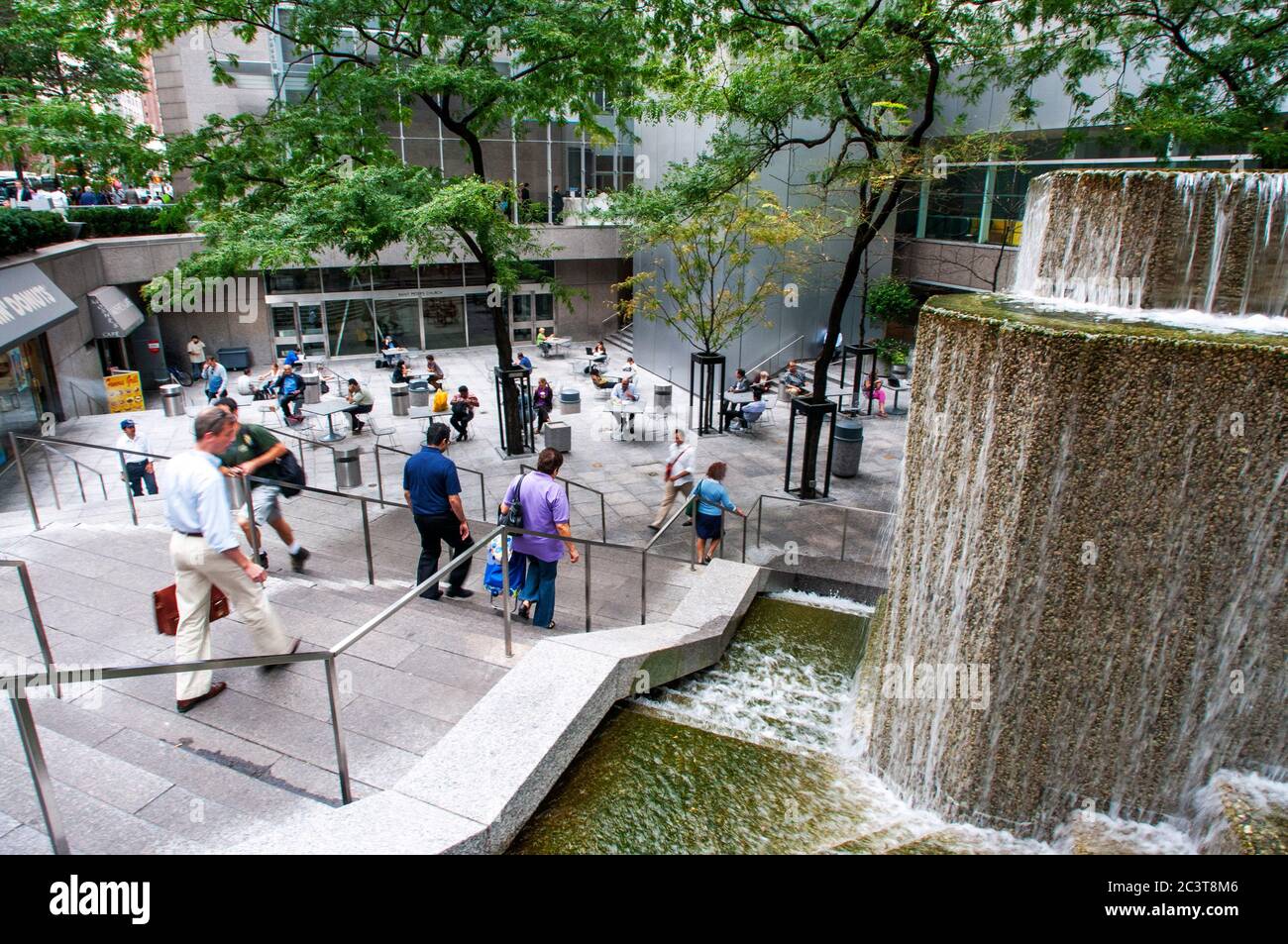 Further uptown, the Citigroup Center has two levels of public space with plenty of amenities