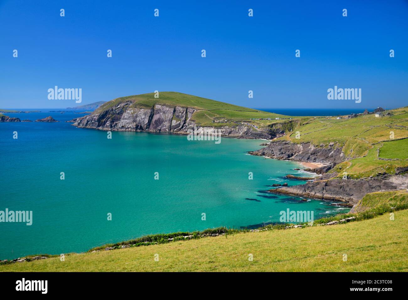 Ireland, County Kerry, Dingle Peninsula, Coumeenole Beach and Dunmore