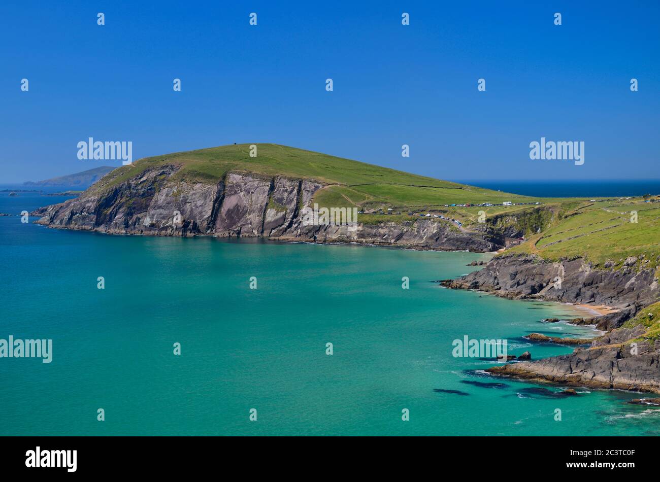 Ireland, County Kerry, Dingle Peninsula, Coumeenole Beach and Dunmore