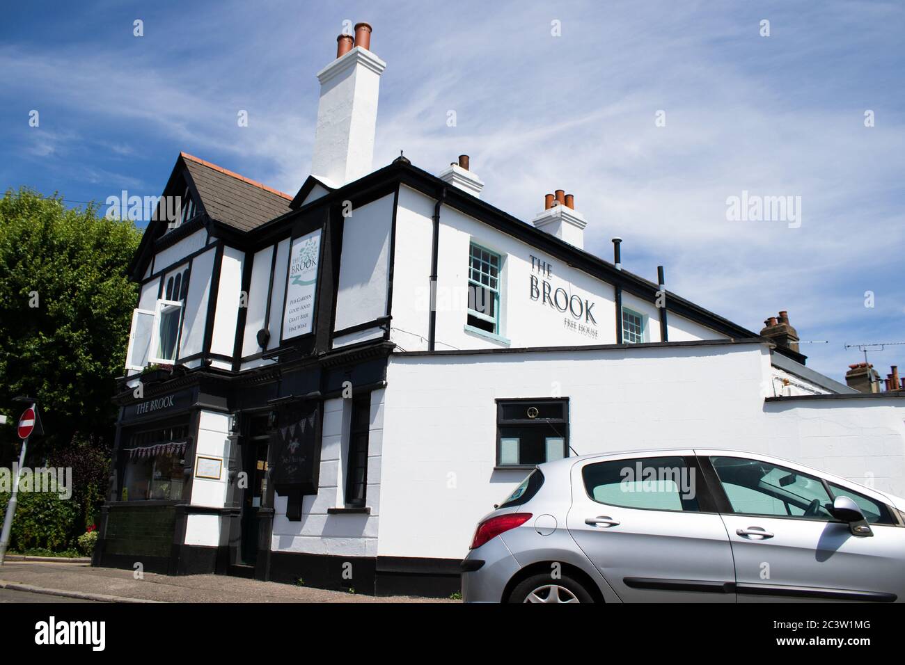 London Uk 22nd June 2020 Pubs And Hotels Remain Closed Or
