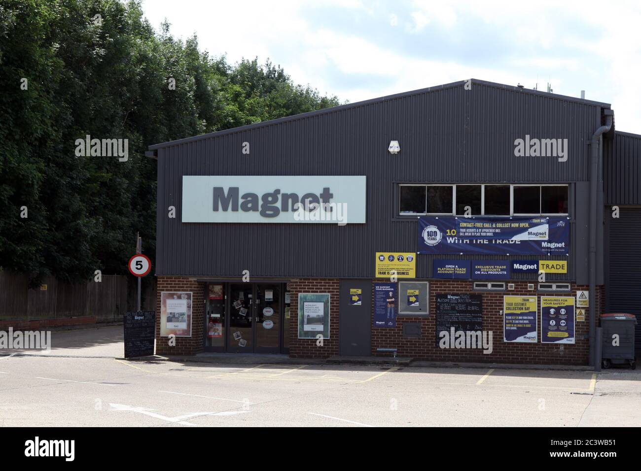 Kitchen Showroom High Resolution Stock Photography And Images Alamy