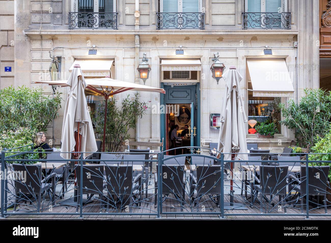 Outdoor seating at La Farnesina - an Italian restaurant near Place de la Concorde, Paris, France Stock Photo