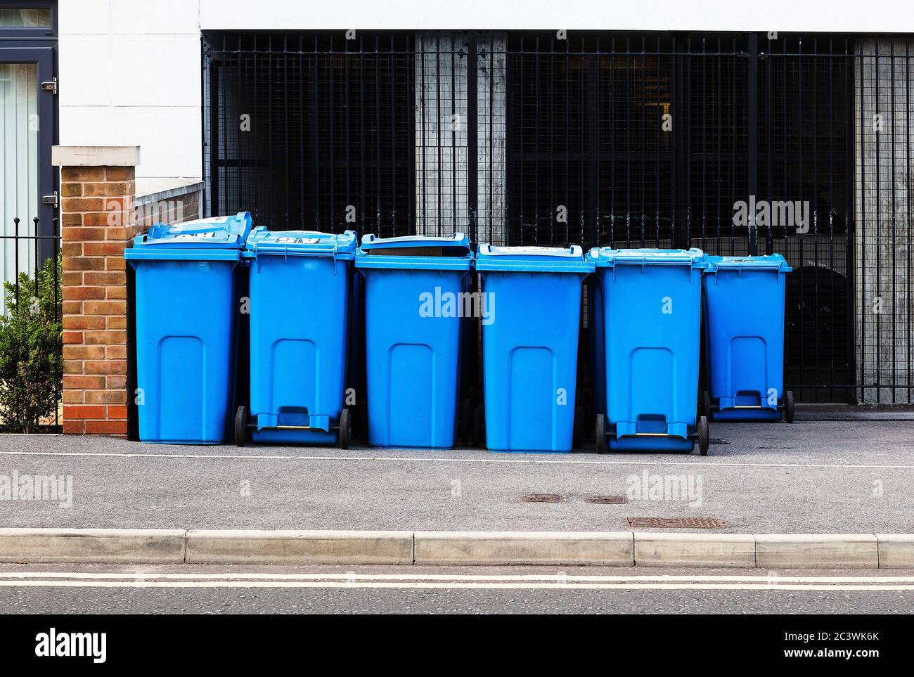 Wheelie bins pavement tidy hi-res stock photography and images - Alamy