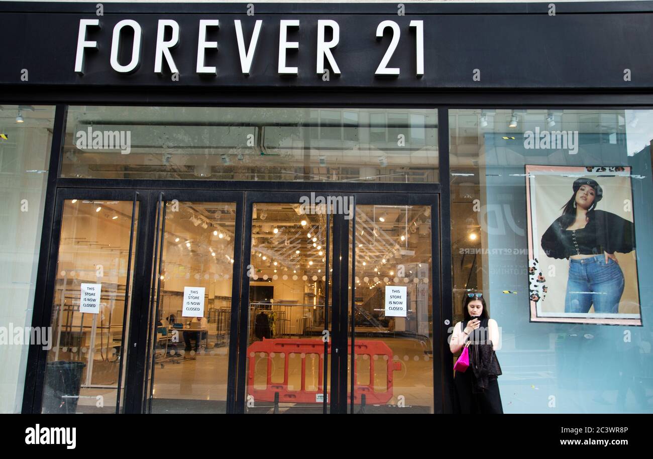 London during the pandemic, June 2020. Oxford Street. Reopening of shops, except this one, Forever 21 has closed down. Stock Photo
