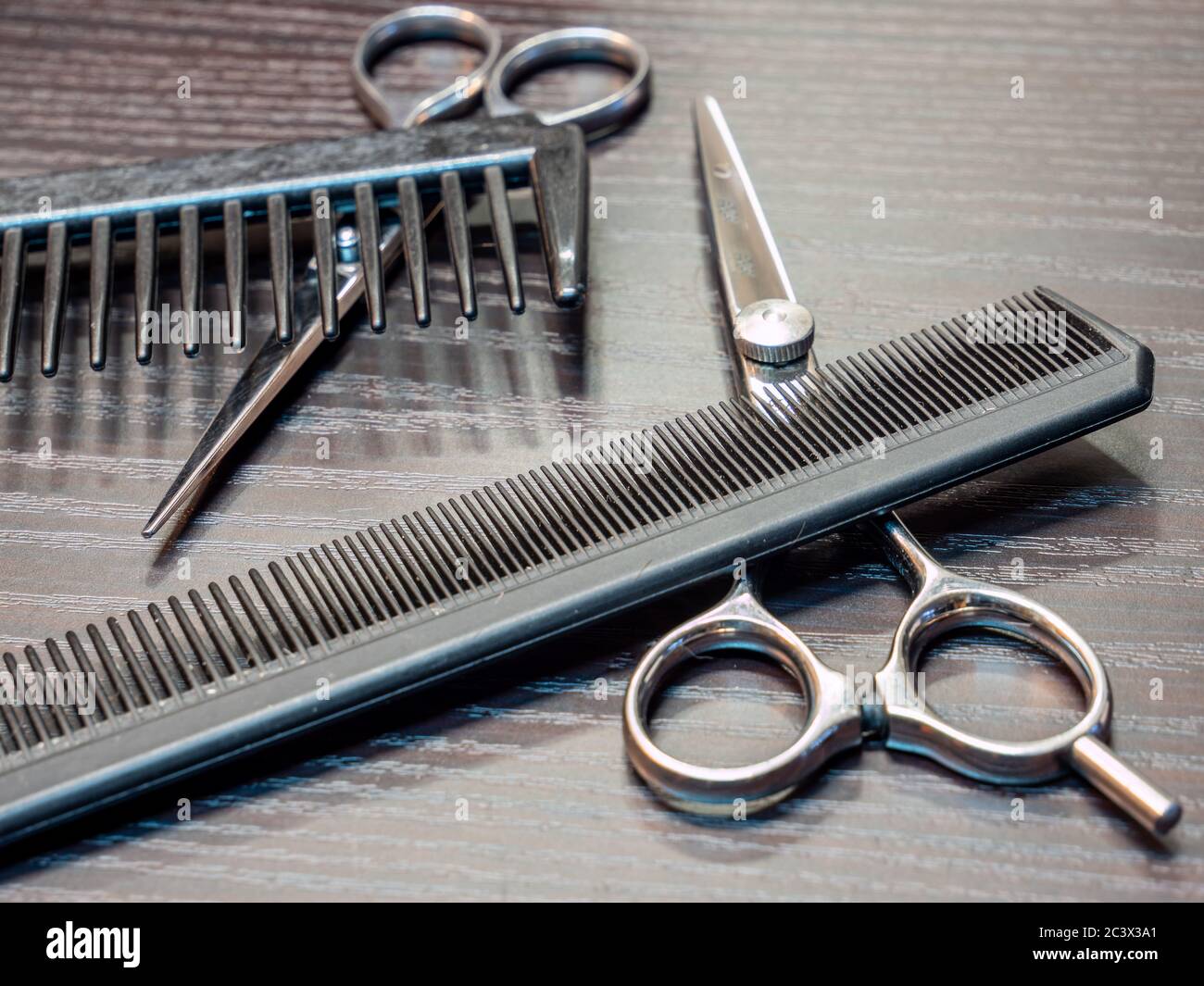 Comb and scissors hair salon Stock Photo Alamy